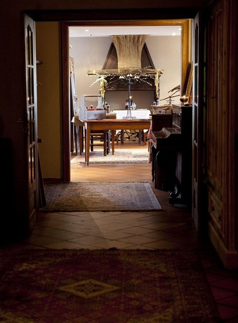 Imagen de los interiores del Hotel The Originals Relais, Le Verger Des Ch&acirc;teaux. Foto 11