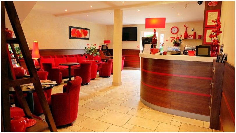 Imagen de los interiores del Hotel The Originals Relais, Restaurant Les Coquelicots. Foto 5