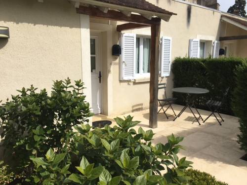 Imagen de la habitación del Hotel The Originals Relais, St Laurent. Foto 8