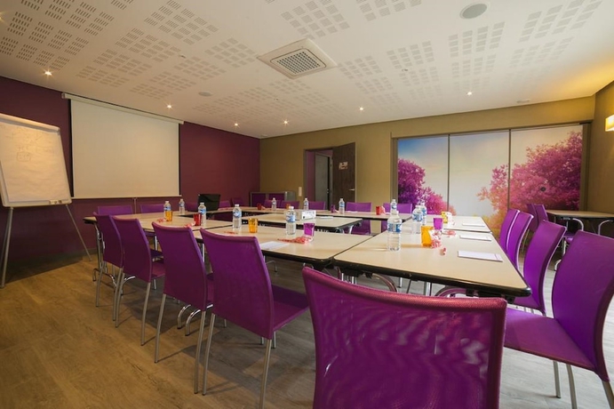 Imagen del bar/restaurante del Hotel The Originals Tours Sud (ex P'tit-dej ). Foto 3