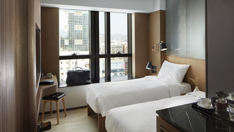 Imagen de la habitación del Hotel The Otto. Foto 7