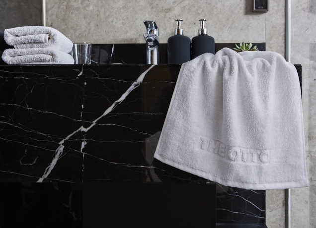 Imagen de la habitación del Hotel The Otto. Foto 15