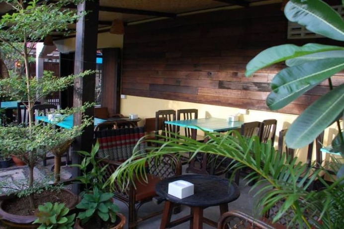 Imagen del bar/restaurante del Hotel The Outside Inn. Foto 4