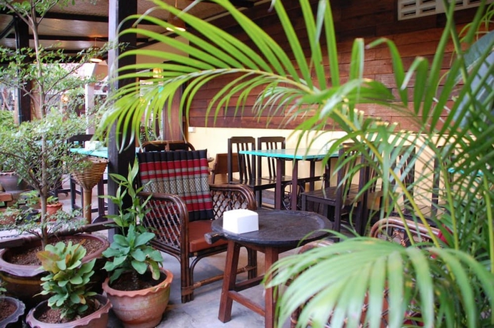 Imagen del bar/restaurante del Hotel The Outside Inn. Foto 5