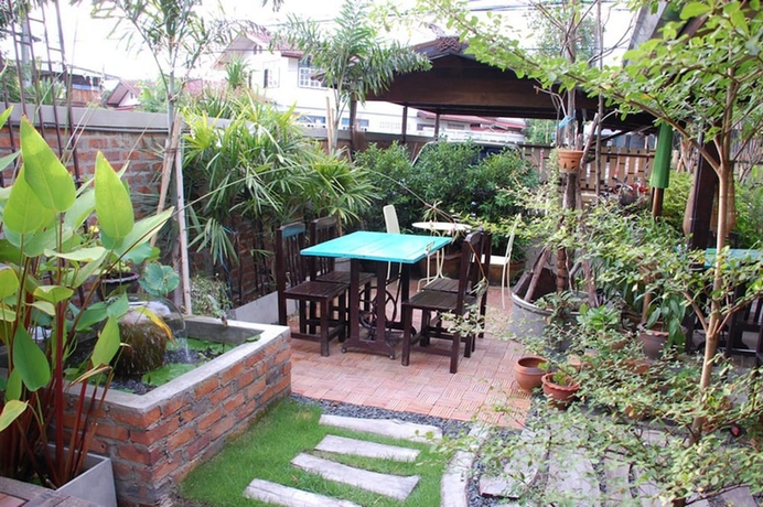 Imagen de los exteriores del Hotel The Outside Inn. Foto 18