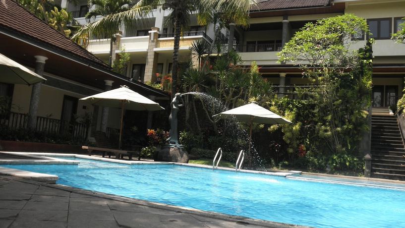 Imagen de la piscina del Hotel The Oxalis Regency Magelang. Foto 17