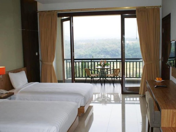 Imagen de la habitación del Hotel The Oxalis Regency Magelang. Foto 8