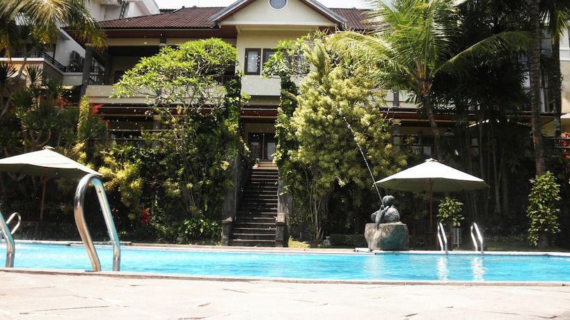 Imagen de la piscina del Hotel The Oxalis Regency Magelang. Foto 18
