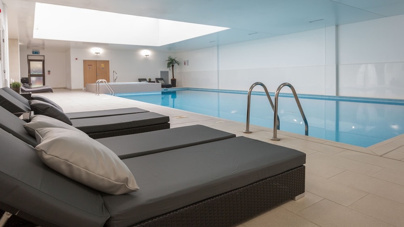 Imagen de la piscina del Hotel The Oxfordshire Golf and Spa. Foto 18