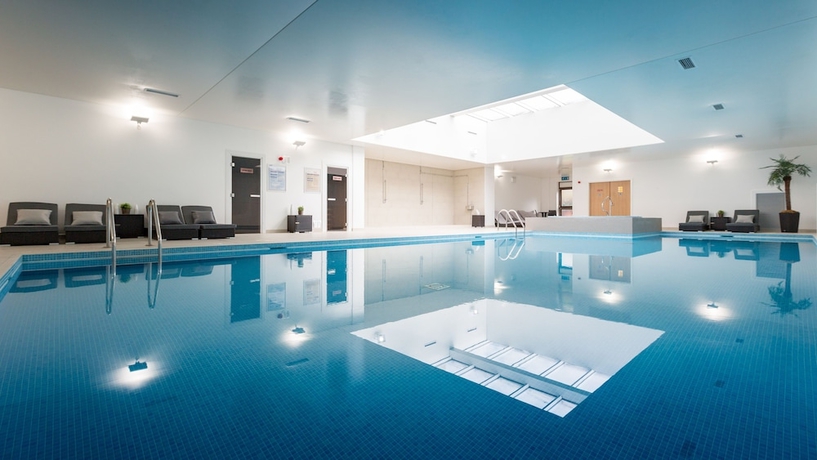 Imagen de la piscina del Hotel The Oxfordshire Golf and Spa. Foto 19