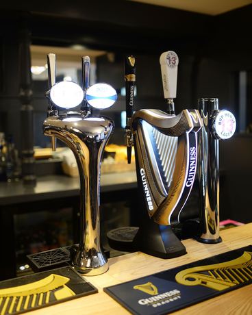 Imagen de los interiores del Hotel The Pack And Carriage London. Foto 11