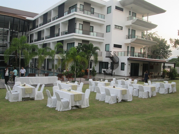 Imagen del bar/restaurante del Hotel The Pago Design Phuket. Foto 4