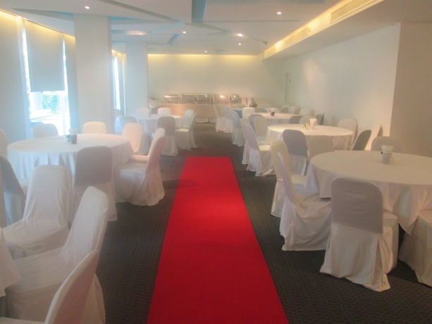 Imagen del bar/restaurante del Hotel The Pago Design Phuket. Foto 5