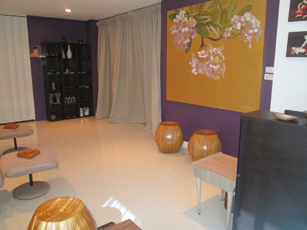 Imagen de la piscina del Hotel The Pago Design Phuket. Foto 16