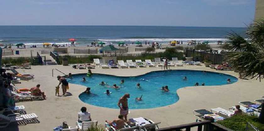 Imagen de la piscina del Hotel The Palace Resort by MB Rooms for Rent. Foto 7