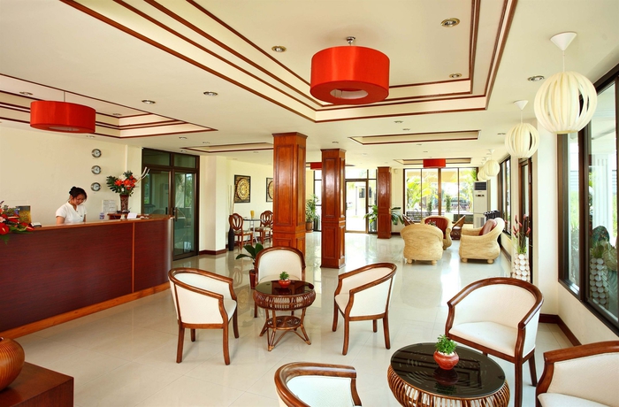 Imagen de los interiores del Hotel The Palm Garden. Foto 8