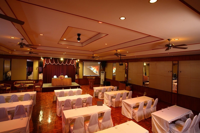 Imagen de los interiores del Hotel The Palm Garden. Foto 9