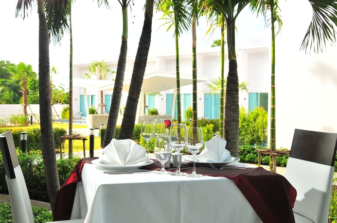 Imagen del bar/restaurante del Hotel The Palmery Resort. Foto 3