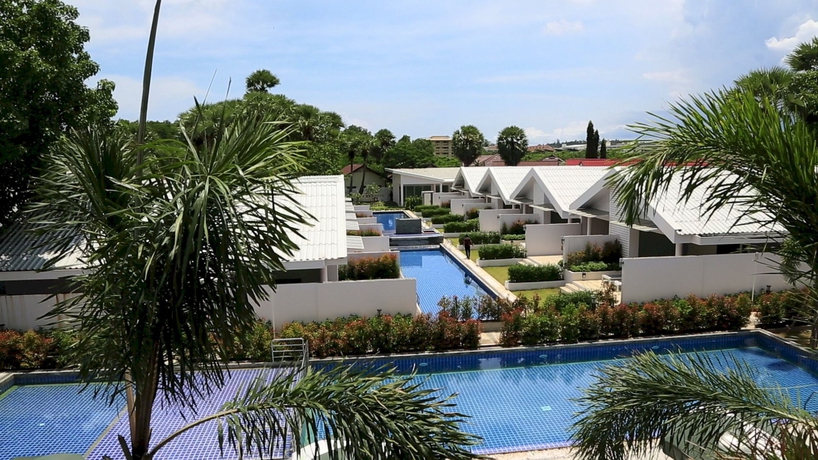 Imagen de la piscina del Hotel The Palmery Resort. Foto 13