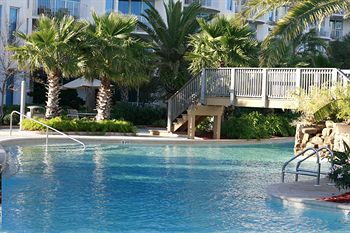 Imagen de la piscina del Hotel The Palms Of Destin. Foto 12
