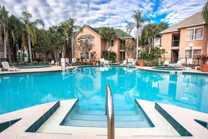 Imagen de la piscina del Hotel The Palms Villas. Foto 16