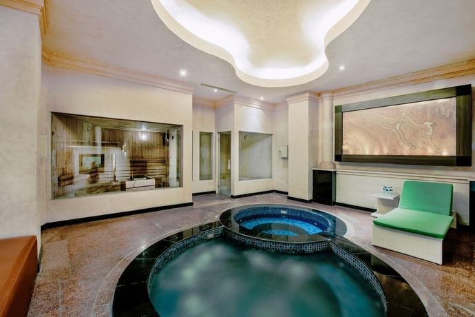 Imagen de la piscina del Hotel The Papandayan. Foto 19