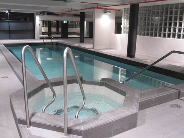 Imagen de la piscina del Hotel The Paramount Serviced Apartments Melbourne. Foto 16