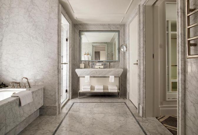 Imagen de la habitación del Hotel The Parisian Macao. Foto 13