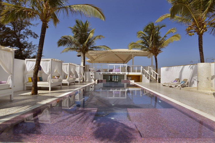Imagen de la piscina del Hotel The Park Calangute Goa. Foto 16