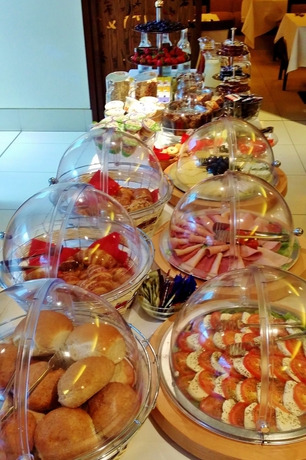 Imagen del bar/restaurante del Hotel The Park City Grand Plaza Kensington. Foto 2