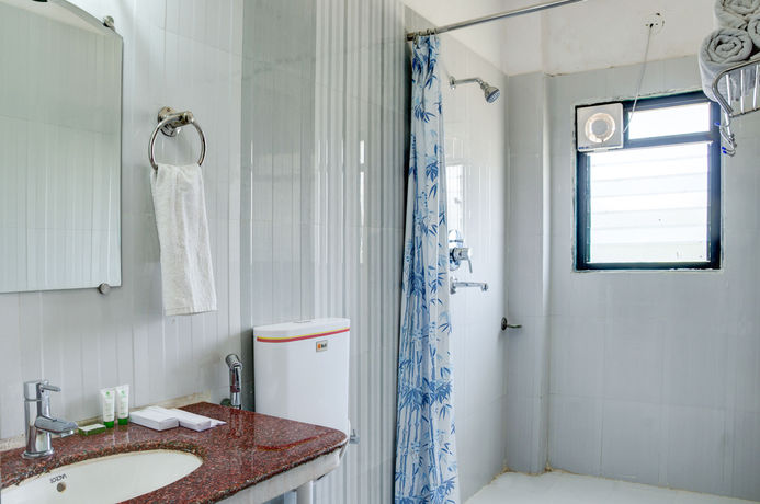 Imagen de la habitación del Hotel The Park Classic Udaipur. Foto 6