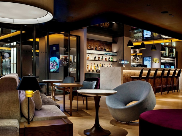 Imagen del bar/restaurante del Hotel The Park Lane Hong Kong. Foto 7