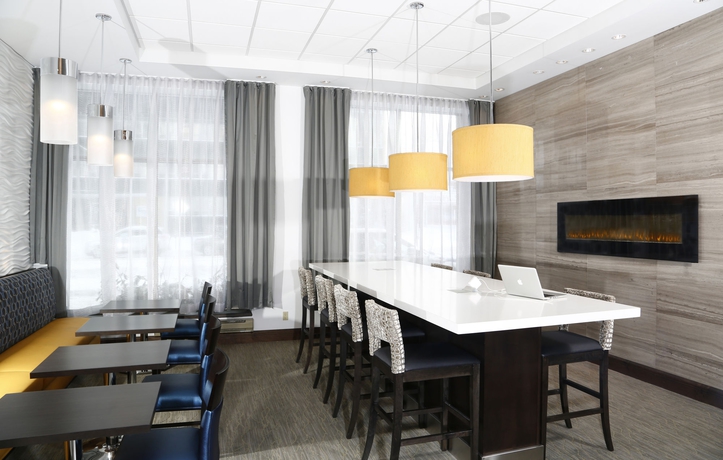 Imagen del bar/restaurante del Hotel The Park London. Foto 3