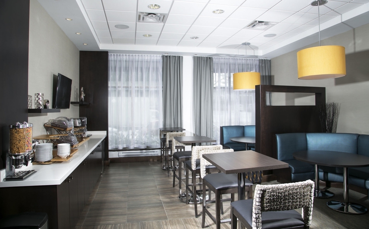 Imagen del bar/restaurante del Hotel The Park London. Foto 4