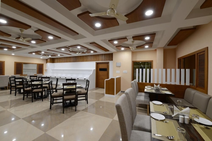 Imagen del bar/restaurante del Hotel The Park Paradise, Bikaner. Foto 4