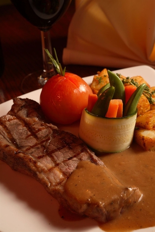 Imagen del bar/restaurante del Hotel The Park, Sefton. Foto 3