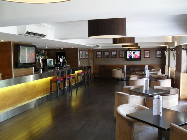 Imagen del bar/restaurante del Hotel The Park, Sefton. Foto 4