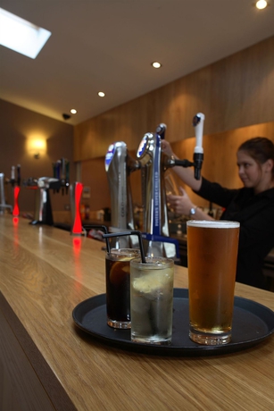 Imagen del bar/restaurante del Hotel The Park, Sefton. Foto 5