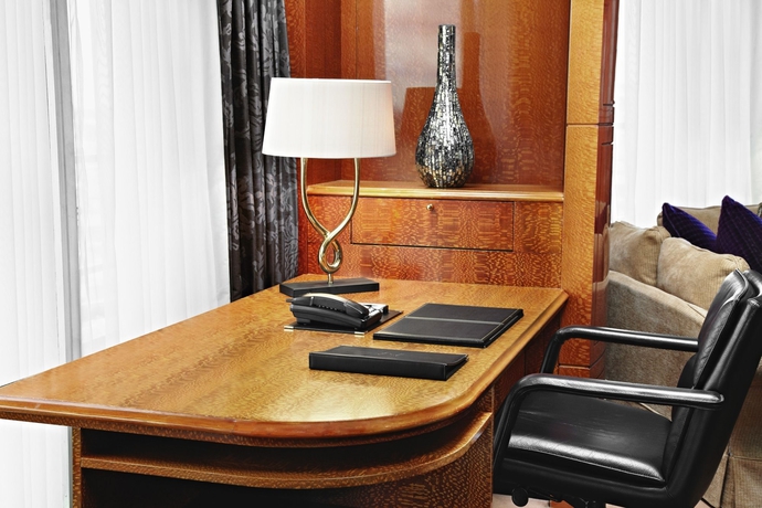 Imagen de la habitación del Hotel The Park Tower Knightsbridge, A Luxury Collection. Foto 3