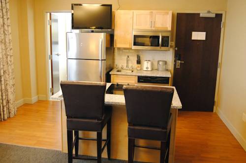 Imagen de la habitación del Hotel The Parker Inn and Suites. Foto 8