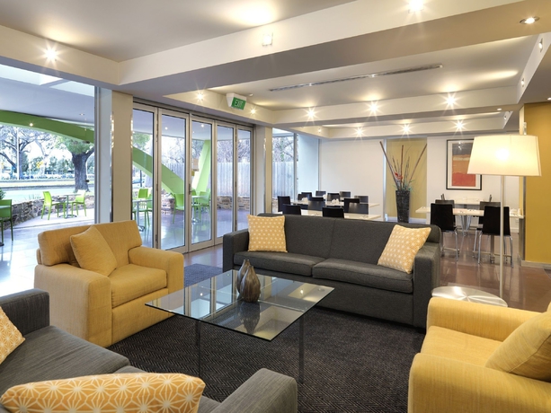Imagen del bar/restaurante del Hotel The Parkmore. Foto 2