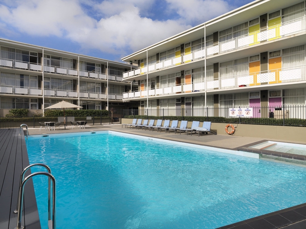 Imagen de la piscina del Hotel The Parkmore. Foto 14