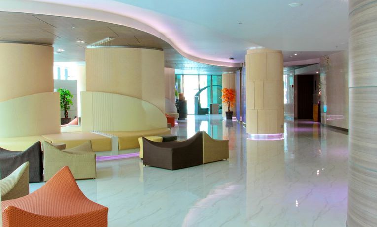 Imagen de los interiores del Hotel The Pattaya Discovery Beach Pattaya. Foto 14