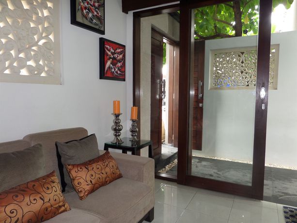 Imagen de la piscina del Hotel The Pavilion Kuta. Foto 15