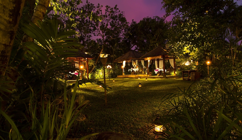 Imagen del bar/restaurante del Hotel The Pavilions Bali. Foto 2