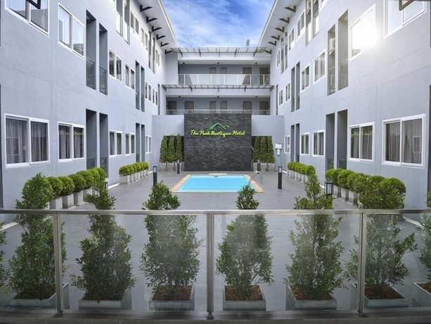 Imagen de la piscina del Hotel The Peak Boutique. Foto 10