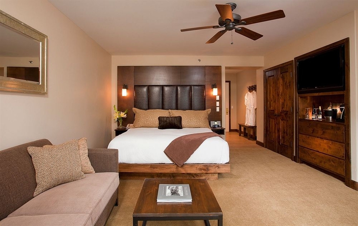 Imagen de los interiores del Hotel The Peaks Resort and Spa. Foto 7