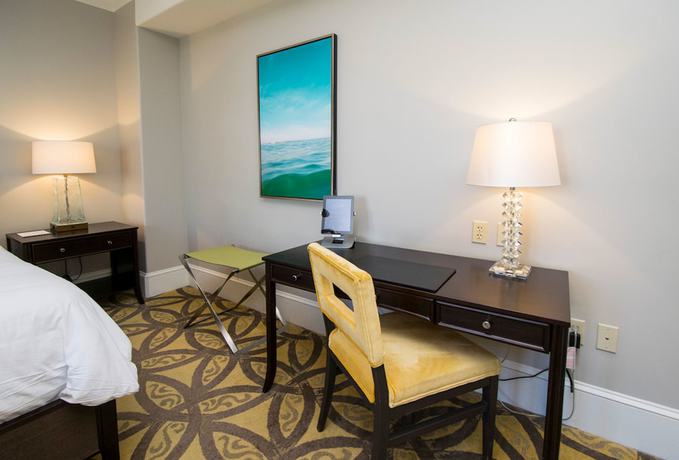 Imagen de la habitación del Hotel The Pearl. Foto 10