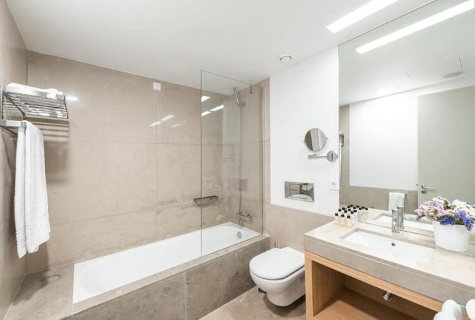 Imagen de la habitación del Hotel The Pearl Troia. Foto 4