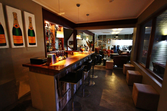 Imagen del bar/restaurante del Hotel The Peech. Foto 3